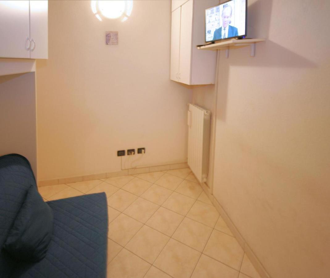 Italianway - Garibaldi 135 Apartment Loano Luaran gambar